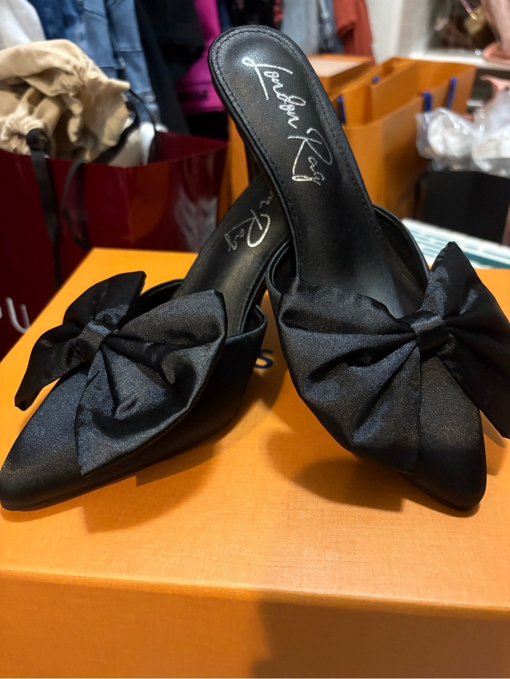 London Rag Black Satin Pointed-Toe Bow Kitten heels